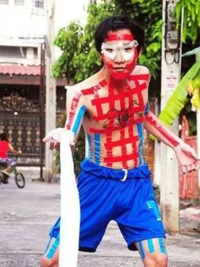 8 Potret Cosplay Gagal, Penampilannya Jadi Absurd Banget