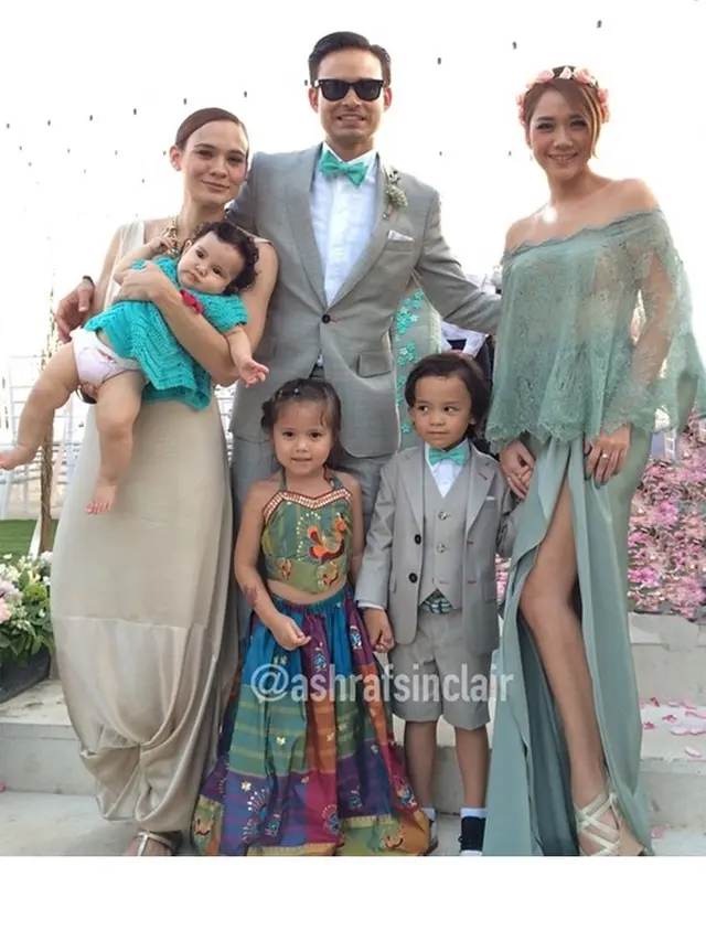 Ungkapkan Pesan Rindu, Ini 7 Kenangan Adik dengan Ashraf Sinclair