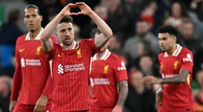 Pemain Liverpool, Diogo Jota merayakan gol ke gawang Everton dalam laga lanjutan Liga Inggris 2024/2025 di Anfield, Liverpool, Inggris, Rabu (02/04/2025) waktu setempat. (AFP/Paul Ellis)