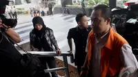 Tersangka kasus suap terhadap mantan Ketua MK Akil Mochtar, Muhtar Ependy memenuhi panggilan KPK untuk menjalani pemeriksaan, Jakarta, Jumat (24/10/2014) (Liputan6.com/Johan Tallo)