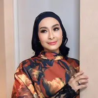 Tampilan Terbaru Iis Dahlia. [@isdadahlia]