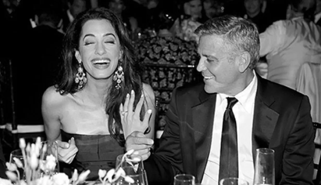 “Publik sangat menanti George Clooney dan mengikuti jalan hidupnya selama bertahun-tahun. Foto tersebut nampaknya tidak akan merugikan Tuan Clooney, istri, dan anak-anak mereka,” ujar sumber yang merupakan perwakilan pihak majalah. (Instagram/amalclooney)