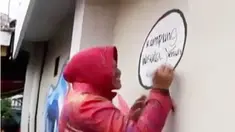 Kedepannya Gang Dolly akan menjadi kampung wisata mural, hingga seribuan pecinta sepeda tua padati jalanan Ibu Kota, Minggu (21/2/2016).