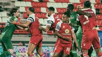 Barito Putera meraih kemenangan 3-0 atas Persebaya Surabaya pada laga pekan ke-20 BRI Liga 1 musim ini di&nbsp;Stadion Kapten I Wayan Dipta Gianyar, Bali, Sabtu (25/1/2025) malam WIB. (dok. Barito Putera)
