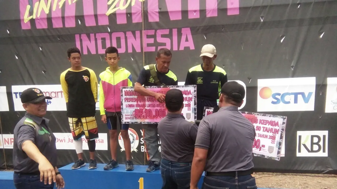 Lomba Renang Selat Sunda