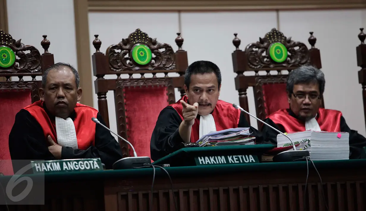 Majelis hakim memimpin sidang lanjutan dengan terdakwa Basuki Tjahaja Purnama atau Ahok di Auditorium Kementan, Jakarta, Selasa (11/4). Pembacaan tuntutan kepada Ahok oleh JPU ditunda hingga 20 April mendatang. (Liputan6.com/Pool/Rommy Pujianto)