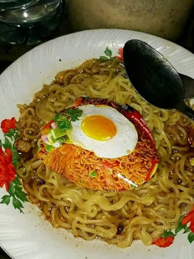 Ngakak, Begini Gaya Nyeleneh Orang Indonesia Saat Makan di Akhir Bulan