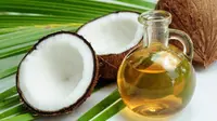 Suka mengkonsumsi minyak kelapa untuk kesehatan? Nah minyak kelapa juga bisa sebagai pengganti produk kecantikan loh.