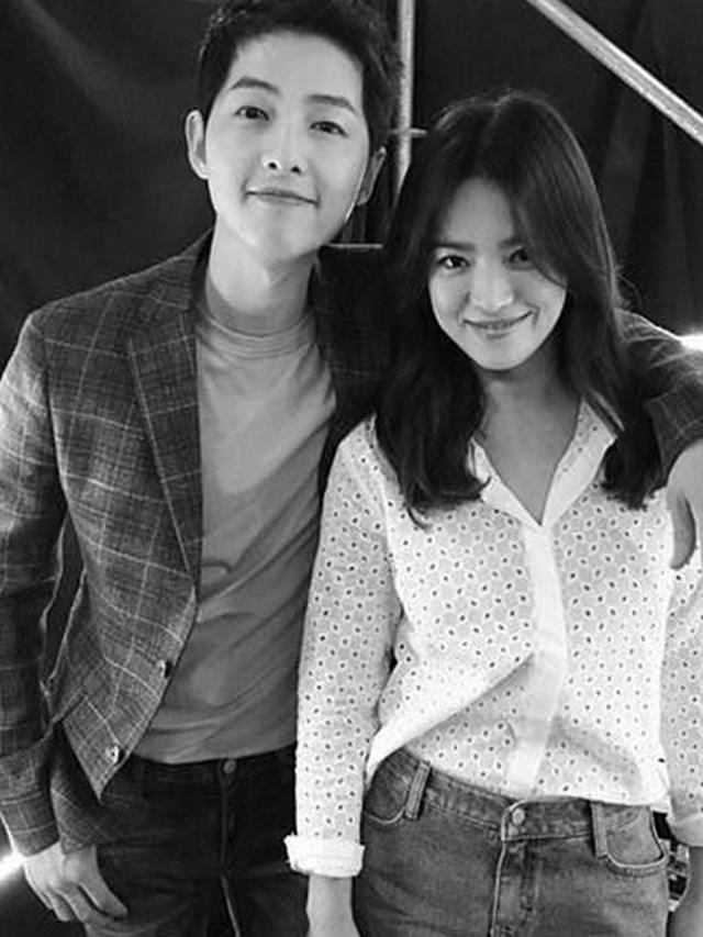 Mengenang Perjalanan Cinta Song Song Couple