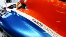 Mobil Rio Haryanto, MRT05, dibuat Manor Racing dengan sasis yang berbahan dasar komposit dengan penyangga aluminium berbentuk sarang lebah. (Bola.com/Manor Racing)