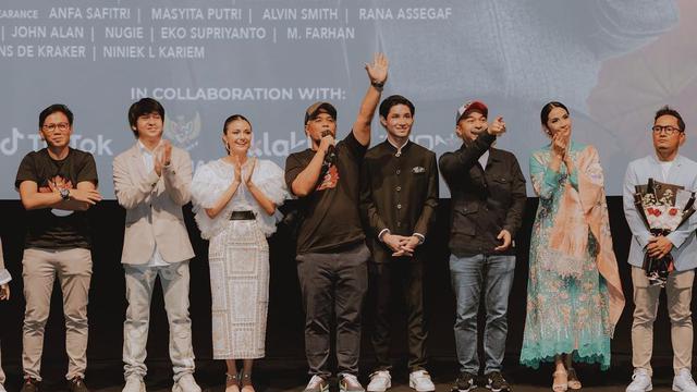 Sempat Tertunda 2 Tahun, Ini 6 Potret Gala Premiere Film Ranah 3 Warna