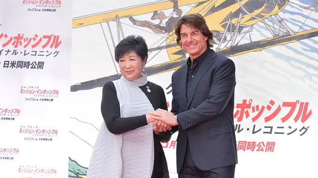Tom Cruise dan Gubernur Tokyo Yuriko Koike