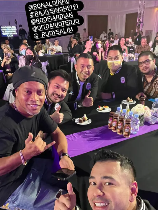 <p>Kedatangan Ronaldinho ke Indonesia tentu akan disambut dengan sejumlah jadwal padat. (FOTO: instagram.com/raffinagita1717/)</p>