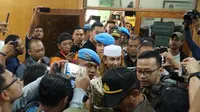Terdakwa kasus penganiayaan remaja, HB Assayid Bahar bin Smith menjalani sidang dakwaan di Pengadilan Negeri Klas IA Bandung, Kamis (28/2/2019). (Huyogo Simbolon)