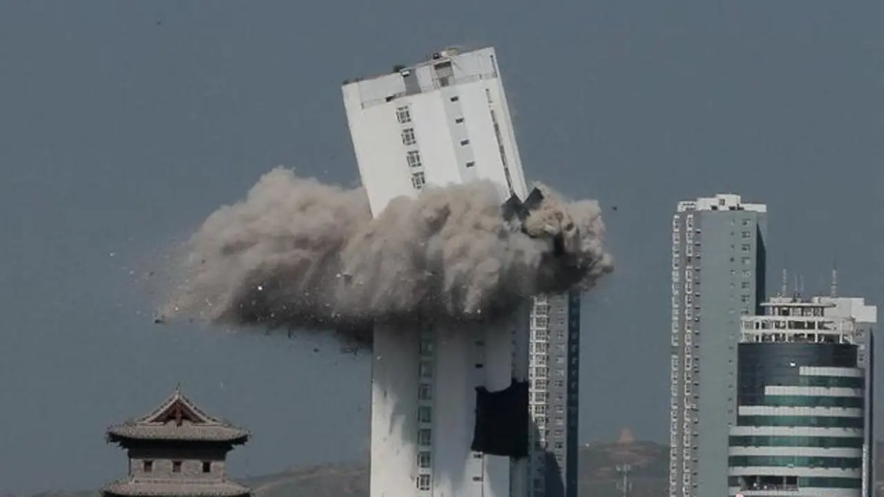 Duar, Gedung Pencakar Langit China Rata Dengan Tanah, Teroris?