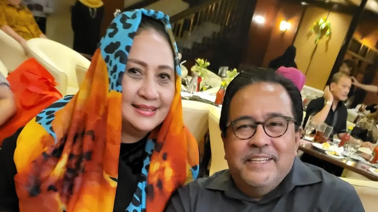 [Fimela] Rano Karno dan Yessy Gusman