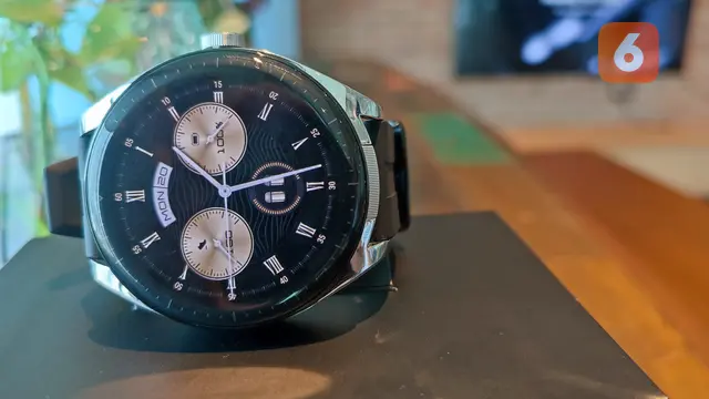 Huawei Watch Buds (Liputan6.com/Giovani Dio Prasasti)