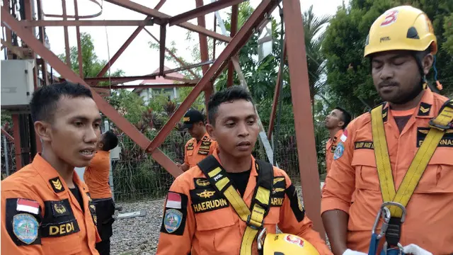 Drama Penyelamatan Aksi Terjun Bebas Pelajar SMA Kendari dari Menara