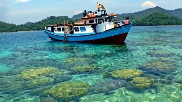 wisata pantai lampung
