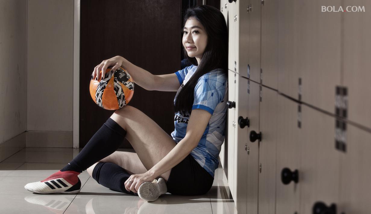 Fithri Syamsu atlet futsal Indonesia, dalam sesi foto setelah acara KLY Lounge di Redaksi KLY, Rabu (28/11/2018) Jakarta. (Bola.com/Peksi Cahyo)