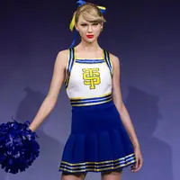 Kebahagiaan atas kemenangan Tom Hiddleston di Golden Globe 2017 tidak untuk dirinya saja. Namun mantan kekasihnya, Taylor Swift pun turut bangga dengan pencapaian prestasi Tom. Meskipun ia tak melihat langsung. (AFP/Bintang.com)