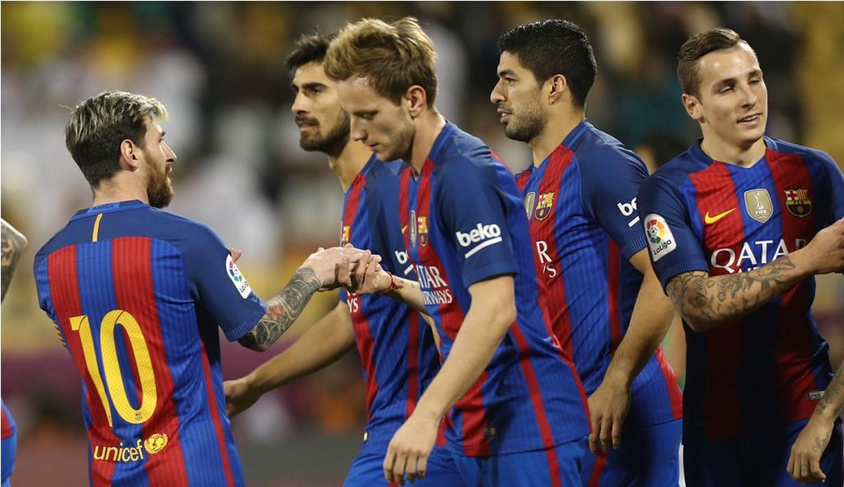 Pemain Barcelona merayakan gol ke gawang Al Ahli pada laga persahabatan di Stadion Thani bin Jassim, Doha, Selasa (13/12/2016) waktu setempat. (AFP/Karim Jaafar)