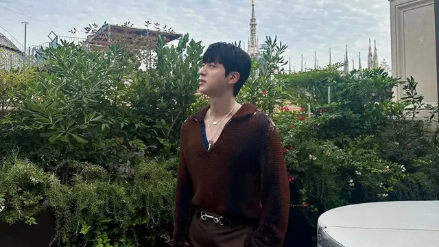 Jin BTS Hadir di Gucci Milan Fashion Week 2024. [@jin]