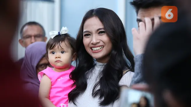 [Bintang] Acha Septriasa dan Vicky Kharisma
