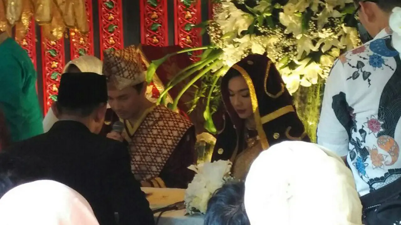 Tika Bravani dan Dimas Aditya