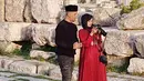 Tampaknya wisata religi kali ini digunakan untuk Ahmad Dhani membuat MV secara dadakan. (Foto: instagram.com/mulanjameela1)