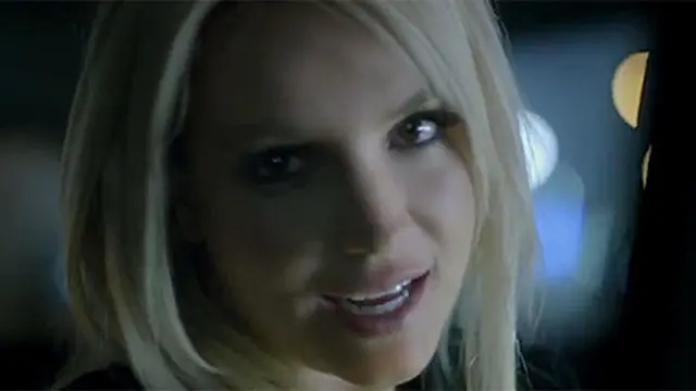 [VIDEO] Britney Spears Terjebak Cinta Segitiga