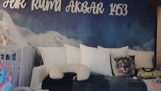 7 Potret Kamar Baby Air Anak Irish Bella dan Ammar Zoni, Bernuansa Biru Putih