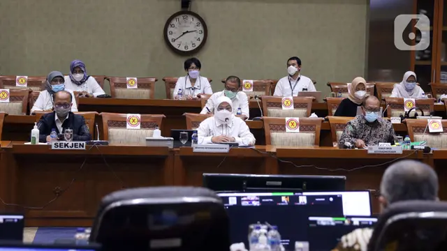 FOTO: Menaker Laporkan Kesiapan Program SPSK PMI ke Arab Saudi kepada DPR