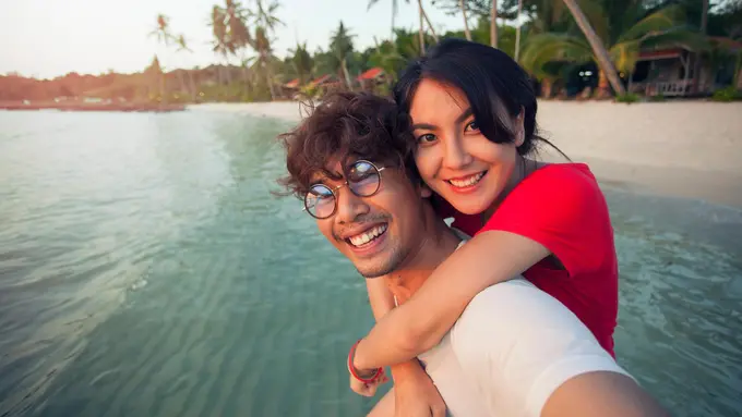 pasangan cinta