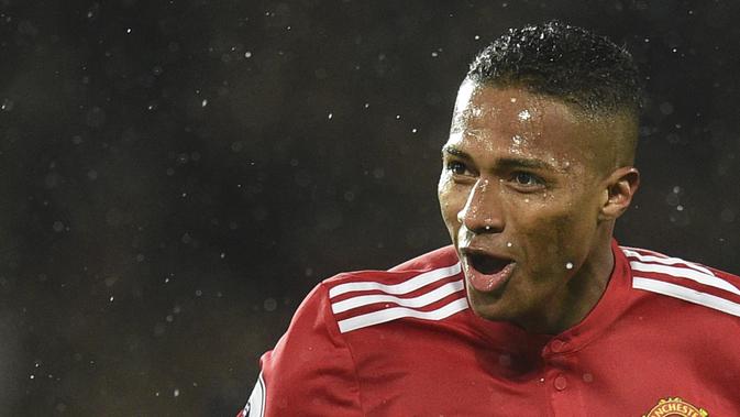 Bek Manchester United (MU) Antonio Valencia. (AFP/Oli Scarf)