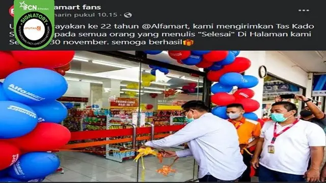 Gambar Tangkapan Layar Alfamart Membagikan Tas Kado Spesial untuk Merayakan HUT ke 22 (sumber: Facebook).