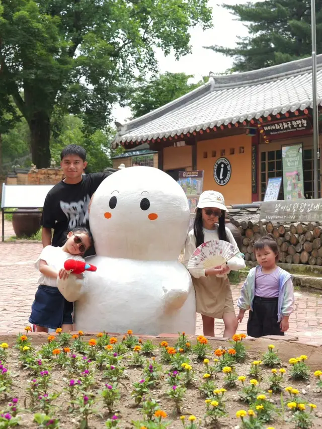 Potret Sarwendah liburan bersama keluarga ke Korea dengan wajah pasca operasi (Sumber: Instagram/@sarwendah29)