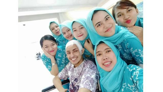 7 Momen Dylan Carr Diperbolehkan Jalan-jalan Pakai Kursi Roda