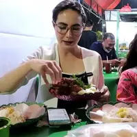 Arumi Bachsin baru-baru ini menikmati quality time bareng keluarga dengan cara unik. [YouTube Arumi Bachsin]