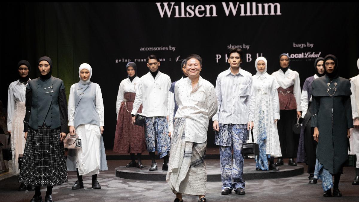 Dari Seni Rupa ke Dunia Fashion, Perjalanan Desainer Muda Wilsen Willim Tentang Kecintaan pada Wastra Nusantara