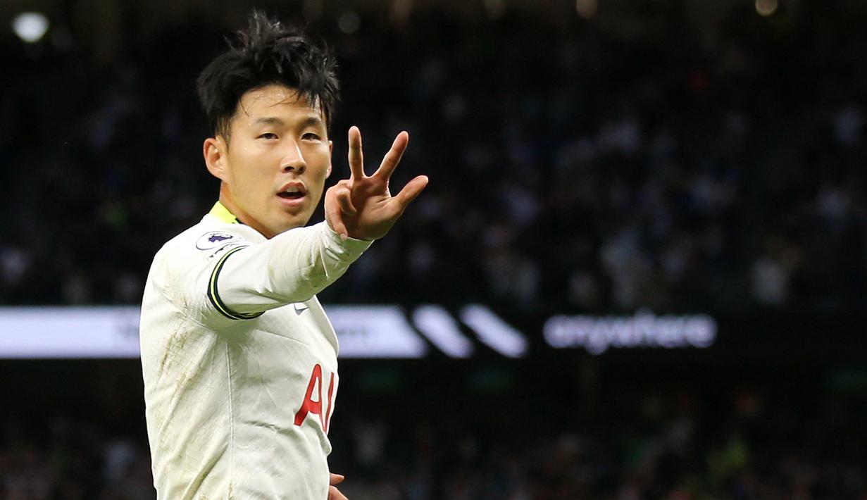 Striker Tottenham Son Heung-min tampil sangat impresif dengan mencetak hattrick saat Tottenham Hotspur membantai Leicester City 6-2 pada laga pekan ke-7 Premier League 2022/23, Sabtu (17/9/2022). (AFP/Isabel Infantes)
