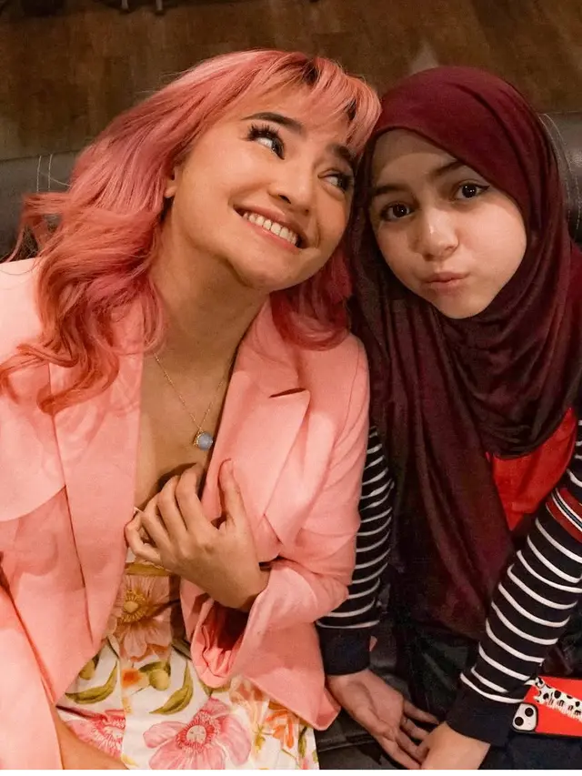 Tampilan Sienna saat Rayakan Ulang Tahun Sang Ibunda, Marshanda. [@marshanda99]