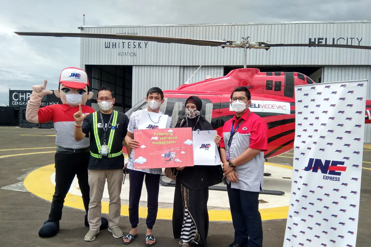 Para pemenang JNE Xperience Happy Copter
