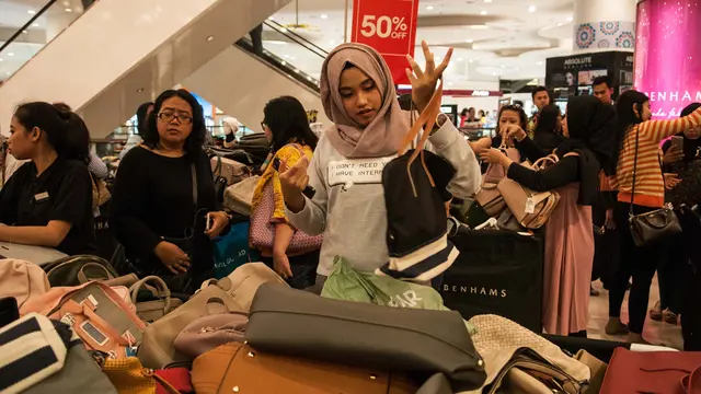 Senayan City ikut serta dalam program tahunan Festival Jakarta Great Sale 2017 dengan mengadakan midnight sale. Berikut keseruannya.