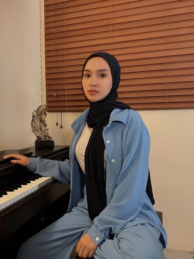 6 Potret Gaya Hijab Cita Citata yang Jadi Sorotan, Diingatkan Tentang Hijrah