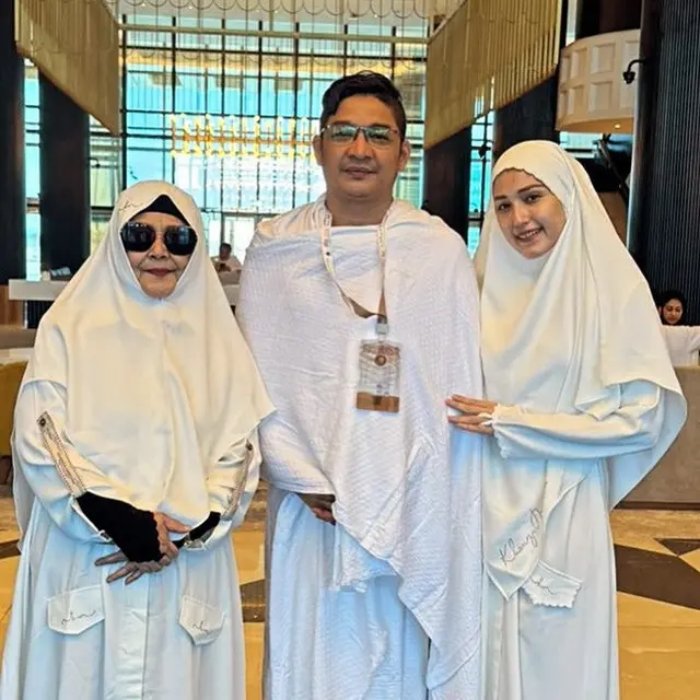 Potret Pasha Ungu dan Adelia Jalani Ibadah Haji 2025
