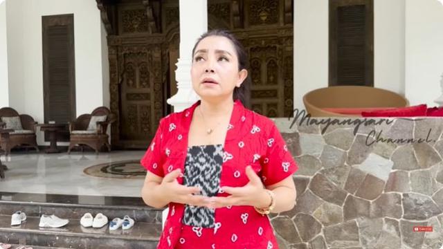 8 Potret Mayangsari saat Pulang ke Purwokerto, Perlihatkan Kebunnya yang Luas