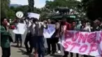 Demonstran sempat melempari kantor Disdukcapil Pandeglang dengan air mineral, hingga Ahok jamin pembongkaran Kalijodo berlangsung lancar.