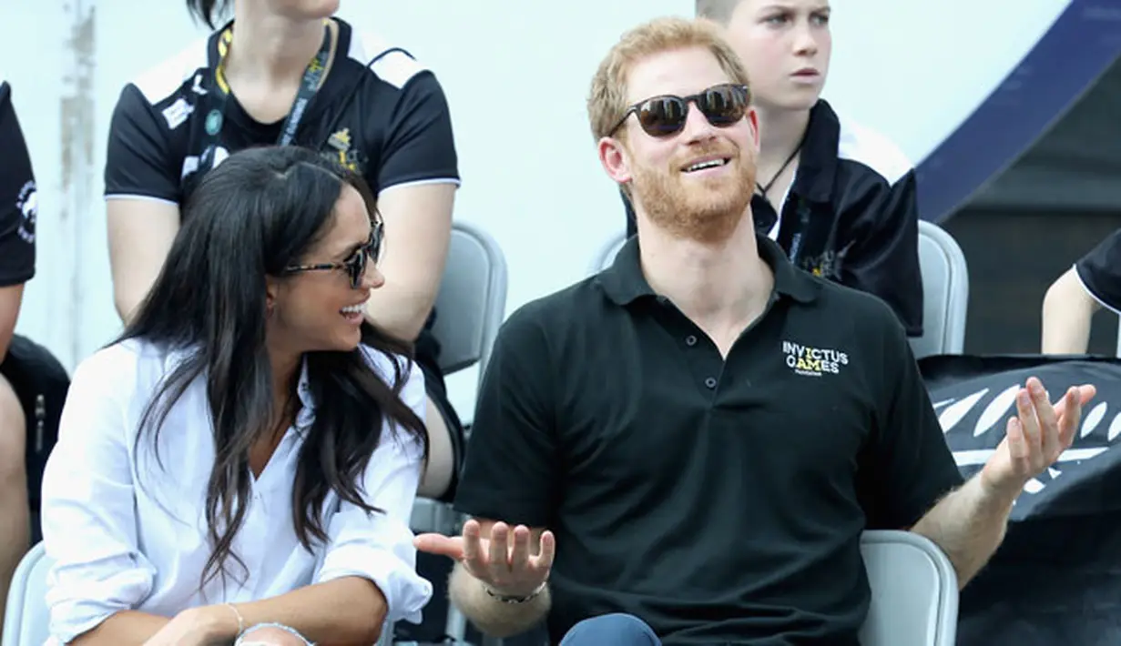 Meghan dan Harry, selama ini hampir tidak pernah menampakan dirinya di hadapan publik. Meskipun beberapa kali keduanya tertangkap kamera di berbagai kesempatan. Makin serius, pernikahan pun akan segera dilakukannya. (AFP/Chris Jackson)