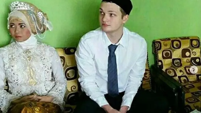 [Bintang] Bikin Iri, Gadis Wonogiri Dinikahi Bule Ganteng Selandia Baru